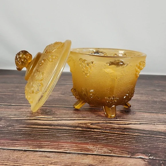 Vintage footed candy dish with lid - Picture 2 of 16